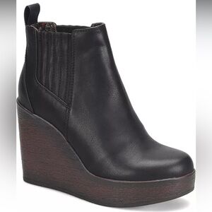 b.o.c boc Athalia Gore Wedge Comfort Bootie size 7 black gum tan